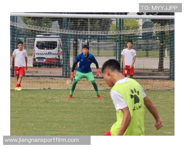 前蓉城教练认为中国足球潜力巨大关键在于找到合适的训练方法与策略