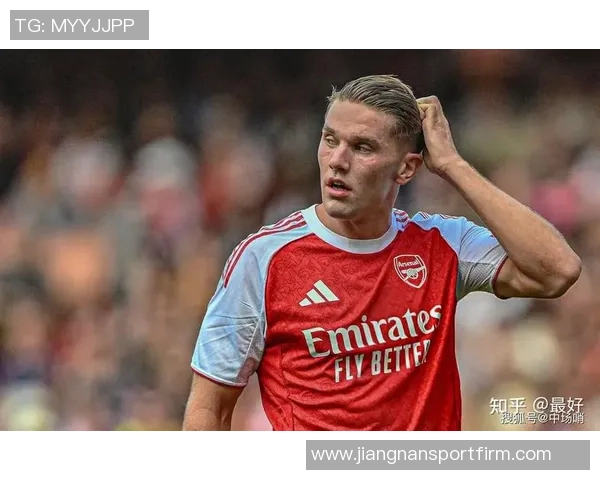 德天空报道17岁边锋麦克冬窗转会几乎不可能今夏或将被拜仁外租