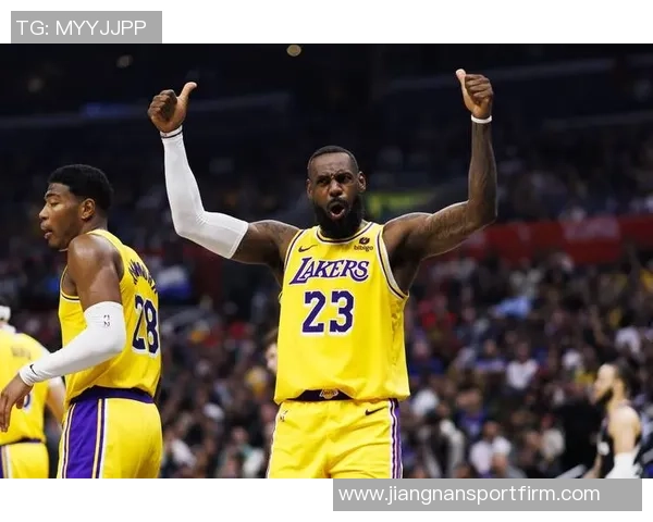 詹姆斯湖人七年缺阵124场生涯前十五年缺阵仅71场的对比分析