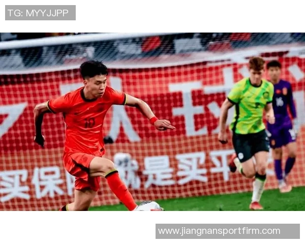 越南战败引发不满安东尼奥与王钰栋对比赛表现各有感慨