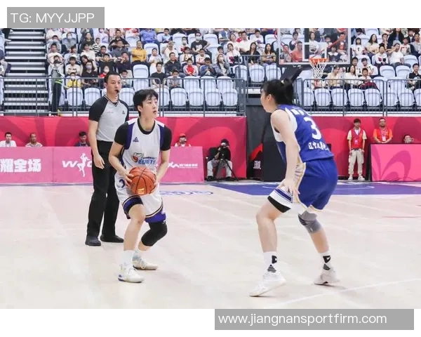 福建厦门白鹭女篮蓄势待发迎接2025年全国女子篮球锦标赛第二阶段挑战