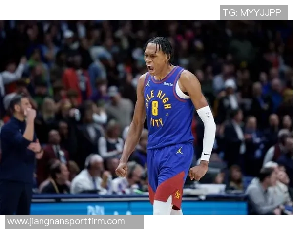 沃特森表现稳定半场7投4中斩获10分三分球精准命中1次